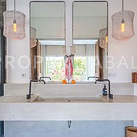 Charming Villa In Pererenan Steps From The Beach. Villas in Bali for Sale: Villa in Pererenan (Canggu), Bali for 554 Thousands GBP. Leasehold. Preview photo #9