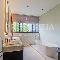 Premium Family Villa Walking Distance To Echo Beach. Villas in Bali for Sale: Villa in Pererenan (Canggu), Bali for 1717 Thousands USD. Freehold. Preview photo #17