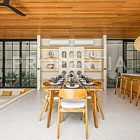 Modern Tropical Family Home In Bingin. Villas in Bali for Sale: Вилла в Бингин, Бали за 600 тыс. USD. Leasehold. Предварительный просмотр фото #2