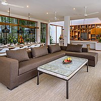 Luxurious Five-Bedroom Villa with High ROI Potential in Vibrant Berawa. Villas in Bali for Sale: Vila di Canggu, Bali untuk 690 Ribuan USD. Leasehold. Pratinjau foto #1