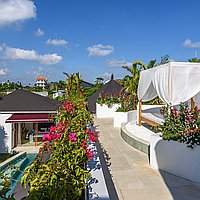 Luxurious Five-Bedroom Villa with High ROI Potential in Vibrant Berawa. Villas in Bali for Sale: Vila di Canggu, Bali untuk 690 Ribuan USD. Leasehold. Pratinjau foto #13