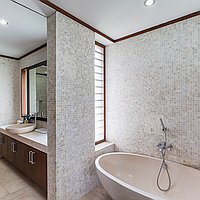 A timeless 4-bedroom Balinese retreat in Pererenan. Villas in Bali for Sale: Villa in Canggu, Bali for 1043 Thousands USD. Freehold. Preview photo #9
