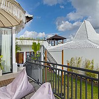 Brand New Four-Bedroom Joglo Villa with Breathtaking Rice Field Views in Canggu. Villas in Bali for Sale: Вилла в Чангу, Бали за 249 тыс. USD. Leasehold. Предварительный просмотр фото #1