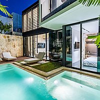 Luxurious 3-bedroom villa retreat near Berawa beach. Villas in Bali for Sale: Villa in Canggu, Bali for 451 Thousands USD. Leasehold. Preview of photo #1