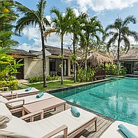 Serene three bedroom villa in central Berawa for lease. Villas in Bali for Sale: Вилла в Чангу, Бали за 571 тыс. USD. Leasehold. Предварительный просмотр фото #1