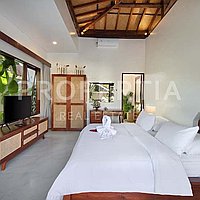 Timeless Tropical Villa In The Heart Of Canggu. Villas in Bali for Sale: Villa in Canggu, Bali for 981 Thousands USD. Leasehold. Preview photo #5