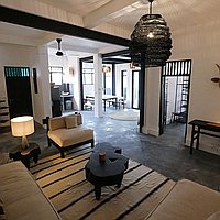 Newly Renovated Three-Bedroom Villa, Fully Furnished in Berawa’s Growing Area. Villas in Bali for Sale: Вилла в Чангу, Бали за 163 тыс. USD. Leasehold. Предварительный просмотр фото #1
