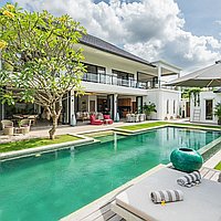 Expansive Berawa villa with long lease and steps from the beach. Villas in Bali for Sale: Villa in Canggu, Bali for 1218 Thousands USD. Leasehold. Preview photo #1