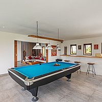 Expansive Berawa villa with long lease and steps from the beach. Villas in Bali for Sale: Villa in Canggu, Bali for 1218 Thousands USD. Leasehold. Preview photo #9