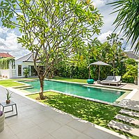 Expansive Berawa villa with long lease and steps from the beach. Villas in Bali for Sale: Villa in Canggu, Bali for 1218 Thousands USD. Leasehold. Preview photo #3