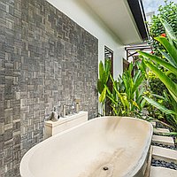 Expansive Berawa villa with long lease and steps from the beach. Villas in Bali for Sale: Villa in Canggu, Bali for 1218 Thousands USD. Leasehold. Preview photo #6