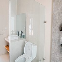 Exclusive Three-Bedroom Villa with Tasteful Luxury and Rice Field Vista in Pererenan. Villas in Bali for Sale: Вилла в Чангу, Бали за 245 тыс. USD. Leasehold. Предварительный просмотр фото #9