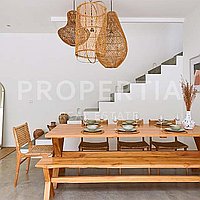 Stunning Modern Villa Walking Distance To Berawa Beach. Villas in Bali for Sale: Villa in Berawa (Canggu), Bali for 380 Thousands USD. Leasehold. Preview photo #1