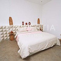 Stunning Modern Villa Walking Distance To Berawa Beach. Villas in Bali for Sale: Villa in Berawa (Canggu), Bali for 380 Thousands USD. Leasehold. Preview photo #9
