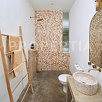 Stunning Modern Villa Walking Distance To Berawa Beach. Villas in Bali for Sale: Villa in Berawa (Canggu), Bali for 380 Thousands USD. Leasehold. Preview photo #10