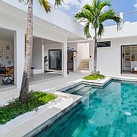 Three – bedroom villa with Tropical Rooftop and Long Lease Close to Pererenan Beach. Villas in Bali for Sale: Villa in Canggu, Bali for 295 Thousands USD. Leasehold. Preview of photo #1