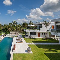 Incredible Five-Bedroom Villa built by Well-Known Architects with Splendid Views, in Canggu. Villas in Bali for Sale: Villa in Canggu, Bali for 2250 Thousands USD. Leasehold. Preview of photo #1