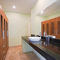 Your 4-bedroom tranquil retreat near Batu Bolong beach . Villas in Bali for Sale: Villa in Canggu, Bali for 736 Thousands USD. Freehold. Preview photo #9