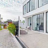Modern Two-Bedroom Villa with Jacuzzi, 30-Year Lease, Proximity to Pererenan Beach. Villas in Bali for Sale: Вилла в Чангу, Бали за 210 тыс. USD. Leasehold. Предварительный просмотр фото #1