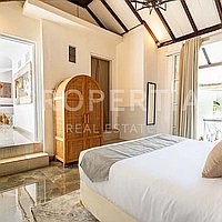 Amazing Turnkey Villa In The Heart Of Berawa. Villas in Bali for Sale: Vila di Berawa (Canggu), Bali untuk 300 Ribuan USD. Leasehold. Pratinjau foto #16