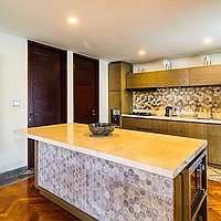 Tropical Dream Home: Modern Four Bedroom Villa in Berawa’s Prime Location. Villas in Bali for Sale: Вилла в Чангу, Бали за 767 тыс. USD. Leasehold. Предварительный просмотр фото #6