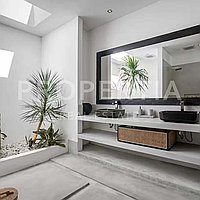 Modern Luxury In Berawa Steps From The Beach. Villas in Bali for Sale: Villa in Berawa (Canggu), Bali for 853 Thousands USD. Leasehold. Preview photo #12