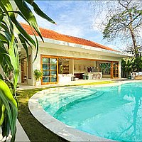 Peaceful 3-bedroom villa near the action in Canggu. Villas in Bali for Sale: Villa in Canggu, Bali for 442 Thousands USD. Leasehold. Preview photo #1