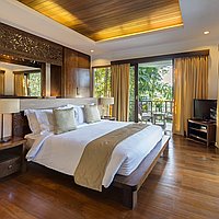 Elegant villa estate with stunning rice field views in Tumbak Bayuh. Villas in Bali for Sale: Вилла в Чангу, Бали за 1346 тыс. USD. Leasehold. Предварительный просмотр фото #10