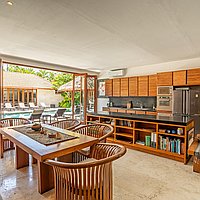 Luxurious villa retreat steps from the beach in Batu Belig. Villas in Bali for Sale: Villa in Canggu, Bali for 1349 Thousands USD. Freehold. Preview photo #2
