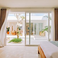 Modern spacious three bedroom villa in tumbak Bayuh for lease. Villas in Bali for Sale: Вилла в Чангу, Бали за 308 тыс. USD. Leasehold. Предварительный просмотр фото #7