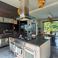 Beachfront villa retreat in Seseh for sale. Villas in Bali for Sale: Вилла в Чангу, Бали за 3515 тыс. USD. Freehold. Предварительный просмотр фото #8