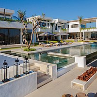 Tropical sanctuary with amazing rice field view in Tumbak Bayuh. Villas in Bali for Sale: Вилла в Чангу, Бали за 1797 тыс. USD. Leasehold. Предварительный просмотр фото #1