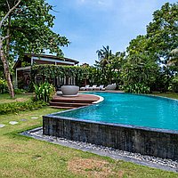 Breathtaking 5-bedroom modern villa only 250 meters from Pererenan beach. Villas in Bali for Sale: Villa in Canggu, Bali for 23.0 Billion IDR. Leasehold. Preview photo #1