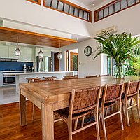 Breathtaking 5-bedroom modern villa only 250 meters from Pererenan beach. Villas in Bali for Sale: Villa in Canggu, Bali for 23.0 Billion IDR. Leasehold. Preview photo #4