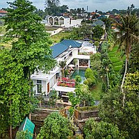 Riverside six bedroom villa with rice field views in Tumbak Bayuh. Villas in Bali for Sale: Вилла в Чангу, Бали за 1585 тыс. USD. Freehold. Предварительный просмотр фото #1