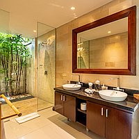 Expansive three bedroom villa in central Berawa for lease. Villas in Bali for Sale: Вилла в Чангу, Бали за 571 тыс. USD. Leasehold. Предварительный просмотр фото #10