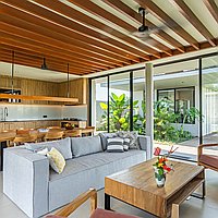 Stunning 4-bedroom villa in Tumbak Bayuh with pandan field views. Villas in Bali for Sale: Villa in Canggu, Bali for 666 Thousands USD. Leasehold. Preview photo #3