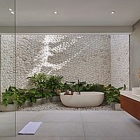Luxurious villa steps from Lima beach in Pererenan. Villas in Bali for Sale: Вилла в Чангу, Бали за 1770 тыс. USD. Leasehold. Предварительный просмотр фото #12