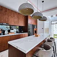Luxurious villa steps from Lima beach in Pererenan. Villas in Bali for Sale: Вилла в Чангу, Бали за 1770 тыс. USD. Leasehold. Предварительный просмотр фото #4