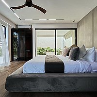 Luxurious villa steps from Lima beach in Pererenan. Villas in Bali for Sale: Вилла в Чангу, Бали за 1770 тыс. USD. Leasehold. Предварительный просмотр фото #5