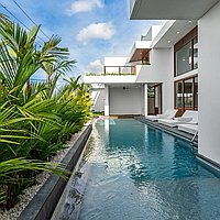 Prime location with stunning design and rental potential in Batu Bolong. Villas in Bali for Sale: Villa in Canggu, Bali for 1227 Thousands USD. Leasehold. Preview photo #1