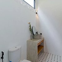 Modern Two-Bedroom Industrial Style Villa with Stunning Rooftop Design in Tumbak Bayuh. Villas in Bali for Sale: Вилла в Чангу, Бали за 117 тыс. USD. Leasehold. Предварительный просмотр фото #9