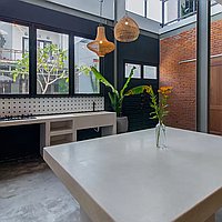 Modern Two-Bedroom Industrial Style Villa with Stunning Rooftop Design in Tumbak Bayuh. Villas in Bali for Sale: Вилла в Чангу, Бали за 117 тыс. USD. Leasehold. Предварительный просмотр фото #2