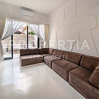 Spacious 4-Bedroom In Prime Berawa. Villas in Bali for Sale: Vila di Berawa (Canggu), Bali untuk 340 Ribuan USD. Leasehold. Pratinjau foto #1