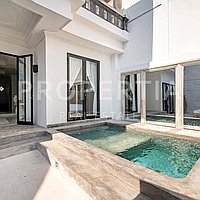 Spacious 4-Bedroom In Prime Berawa. Villas in Bali for Sale: Vila di Berawa (Canggu), Bali untuk 340 Ribuan USD. Leasehold. Pratinjau foto #19