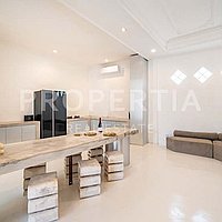 Spacious 4-Bedroom In Prime Berawa. Villas in Bali for Sale: Vila di Berawa (Canggu), Bali untuk 340 Ribuan USD. Leasehold. Pratinjau foto #1
