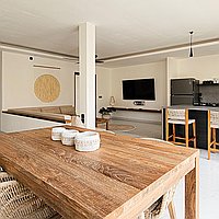 Prime Investment Opportunity: Modern Rustic Three-Bedroom Villa with Flexible Lease Options in Padonan. Villas in Bali for Sale: Вилла в Чангу, Бали за 148 тыс. USD. Leasehold. Предварительный просмотр фото #2