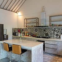Refined tropical living in a peaceful Berawa location. Villas in Bali for Sale: Vila di Canggu, Bali untuk 466 Ribuan USD. Leasehold. Pratinjau foto #6