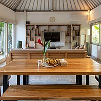 Refined tropical living in a peaceful Berawa location. Villas in Bali for Sale: Vila di Canggu, Bali untuk 466 Ribuan USD. Leasehold. Pratinjau foto #5