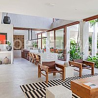 Stunning Industrial Minimalist Villa In Pererenan. Villas in Bali for Sale: Villa in Pererenan (Canggu), Bali for 19.7 Billion VND. Leasehold. Preview photo #4